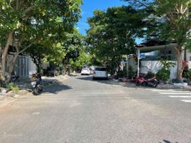 Bán đất đường Nguyễn Duy Cung, đối diện FPT, DT 100m2, vị trí đẹp giá chỉ 2,6x tỷ