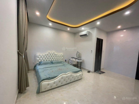 Cho thuê nhà 3 tầng mặt tiền đường Mê Linh từ 10 triệu/tháng