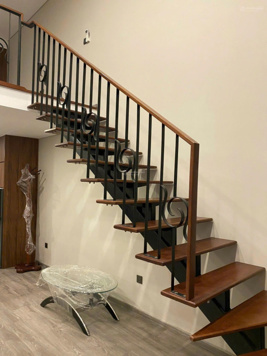 Chính chủ bán căn Duplex 76m2 Penstudio view cầu Nhật Tân. Tầng cao view thoáng giá thiện chí