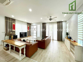 Cho thuê biệt thự song lập Phúc Lộc Viên 288m2 nội thất hiện đại - Toàn Huy Hoàng