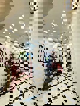 TRUNG TÂM CẦU GIẤY - LÔ GÓC - VÀI BƯỚC RA PHỐ - NHÀ DÂN XÂY - KHÚC THỪA DỤ - 50m2, 9.x tỷ