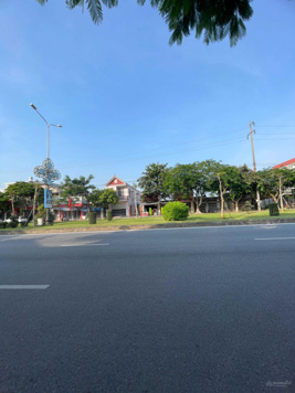 Cho thuê kho mặt đường Phạm Văn Đồng 1300m2 giá chỉ 48 triệu/tháng