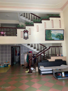 Cho thuê nhà 3 tầng MT Ngô Quyền ngay cầu Rồng, cạnh chợ đêm Sơn Trà