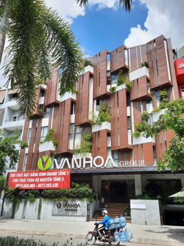 Quận 7 - cho thuê nguyên tòa nhà văn phòng cao cấp, mặt tiền đường lớn (chính chủ)