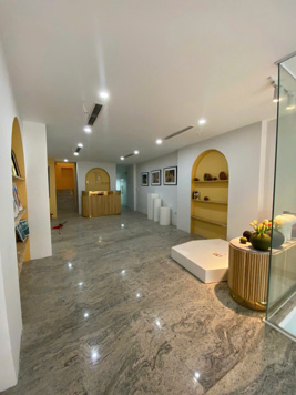 Cho thuê nhà 173 Hoàng hoa thám 6 tầng, oto đỗ cửa ở làm VP, phòng khám, làm studio