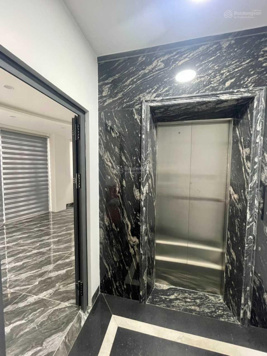 Bán nhà 7 tầng mặt hồ Linh Quang, Đống Đa. DT 50m2 x MT 7m thông sàn - lô góc vừa ở vừa kinh doanh