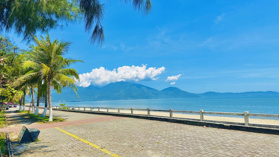 Cho thuê: Lô góc Nguyễn Tất Thành gần Mikazuki. Diện tích: 382m. View biển cực đẹp. Giá: 25triệu