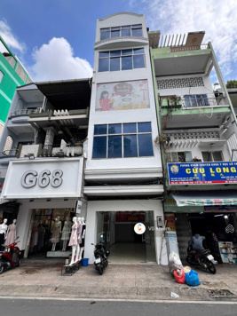 Cho thuê nhà 160 Nguyễn Trãi, Quận 5. DT 4x20m, trệt lửng 4 lầu TM