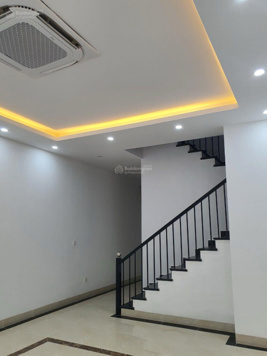 Hoàn thiện 2 tầng 5tr/th có điều hoà, nóng lạnh, tủ lạnh