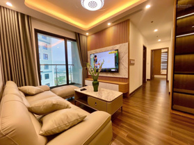 Nhà em cho thuê căn hộ cao cấp 3 ngủ ban công Đông Nam diện tích lớn nhất dự án Hoàng Huy Commerce