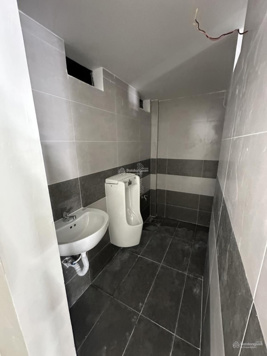 Cho thuê nhà 3,5 tầng, vị trí rất đẹp đường Hàm Nghi gần Nguyễn Văn Linh - Ngang 10m