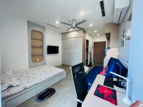 Cho thuê căn hộ studio 29m2 đủ đồ view BTĐ BC: ĐN tầng cao toà S1 Sky Oasis Ecopark. LH 0964 007 130