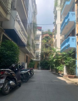 Bán gấp nhà phố Thái Thịnh Đống Đa - 2 mặt thoáng ô tô đỗ cổng - diện tích rộng nhà dân xây kiên cố
