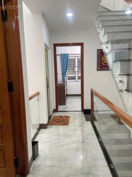 Chủ nhà đi định cư nên muốn cho thuê lại ngôi nhà tâm huyết