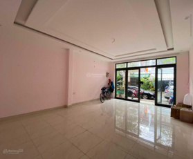 Cho thuê nhà 5 tầng góc 2MT Thái Phiên - 600m2 sàn thuận tiện kinh doanh nhà hàng LH 0905 350 585