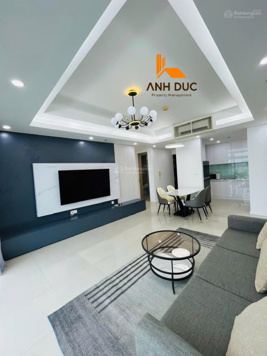 Chính chủ cho thuê căn hộ 2 phòng ngủ tại tòa nhà Azura Đà Nẵng view song Hàn và TP full nội thất