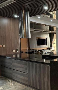 tôi chính chủ cần bán căn hộ 183m - 2PN - 2WC - full nội thất 0989 996 523
