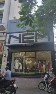 Cho thuê nhà mặt phố Tô Hiệu, diện tích 400m/sàn, mặt tiền 15m, vị trí đẹp