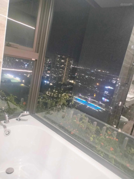 Cho thuê căn hộ 2PN 2WC 65m2 đủ đồ tầng cao toà R3 Swan Lake Osen Ecopark. LH 0964 007 130