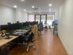 Cho thuê tòa nhà văn phòng. DT: 150m2 x 4T DTSD: 600m2 mặt tiền Xô Viết Nghệ Tĩnh gần Xuân Thủy