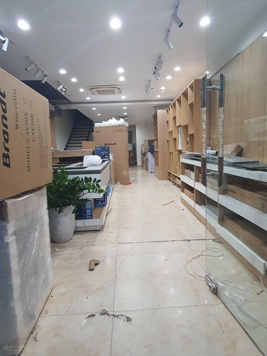 Cho thuê siêu phẩm nhà mặt Phố Lương Khánh Thiện, diện tích 150m2/sàn, mặt tiền 9m, vị trí đẹp