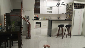 Cho thuê nhà mặt ngõ Văn Cao, DT: 45m2, 3 phòng ngủ, full nội thất.