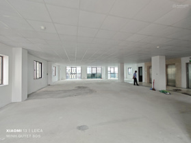 Cho thuê MBKD mặt đường Lạch Tray vị trí siêu đẹp, mặt tiền 11m, DT 300m2 x 3 tầng thông sàn đẹp