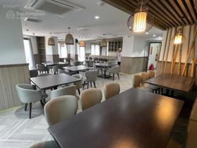 Chính chủ cho thuê nhà mặt phố Ngũ Xã: DT 120m2 x 3 tầng, MT 15m vị trí đẹp nhất phố, giá: 90 tr/th
