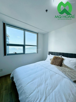 Cho thuê căn hộ mới toanh 2 phòng ngủ 110m2 đầy đủ nội thất, view biển và sông cực kỳ đẹp