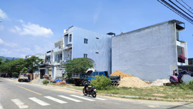 Chính chủ cần bán lô góc mặt tiền Bùi Tấn Diên gần đại học Duy Tân, trung tâm Đà Nẵng, giá rẻ