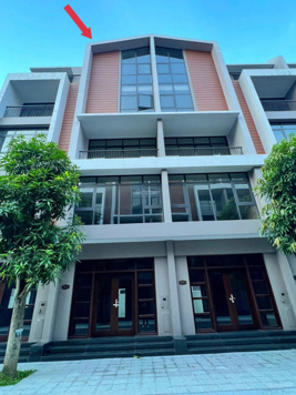 Vịnh Thiên Đường 7, hướng Đông Nam, cạnh Vincom, đi bộ đến sông Venice, cạnh CV Nước, giá nhỉnh 9tỷ