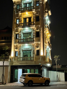 Cho thuê nhà mặt phố 6 tầng có thang máy tại 79 phố Vo Trung, Phúc Lợi làm văn phòng hoặc cửa hàng