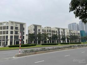 Chính chủ cho thuê shophouse mặt phố Nguyễn Văn Huyên, mặt đường 40m dự án Starlake vị trí đắc địa