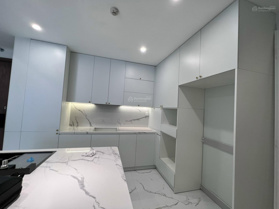 Bán căn 172m2 tầng trung 14 tỷ đã toàn thiện: Trần, sàn, tường