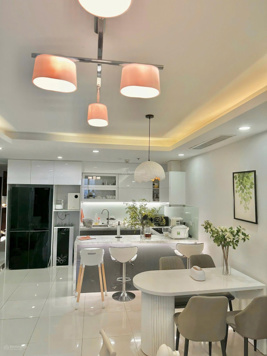 D''Le Roi Soleil - 59 Xuân Diệu. Còn trống 3 ngủ tầng cao view hồ full nội thất cực đẹp