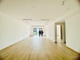 Chính chủ cần bán căn 3PN Cầu Giấy giá cực tốt, nhà mới, nhận nhà ngay, 140m2 - 7.7 tỷ