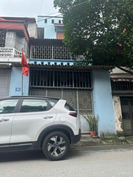 Cc tôi cần bán gấp 86.5m2 nhà 3 tầng, MT 4.9m, số nhà 62 ngõ 68 đường Nguyễn Văn Linh, P. Thạch Bàn