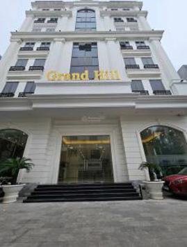 Cho thuê nhà mặt đường Lê Hồng Phong vị trí đẹp, mặt tiền 17m, DT 300m2/sàn, nhà 7 tầng nổi + 1 hầm