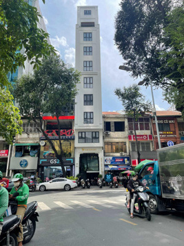 Mặt tiền Hồ Tùng Mậu (ngay Bitexco) - 150m2 - 3 tầng - HĐT 200 triệu - giá 80 tỷ