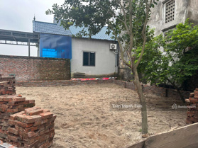 Bán đất vị trí góc 2 mặt tiền - chia 2 lô đẹp - 10m ra Quốc lộ 3 - gần Vin Cổ Loa và Cầu Tứ Liên