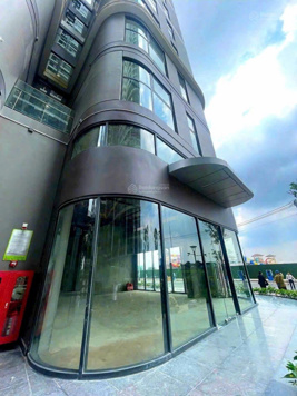 Bán căn 2 ngủ 63m2 view bể bơi nước mặn đẹp nhất phân khu The Beverly