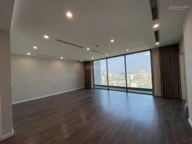 Chủ nhà cần tiền bán nhanh căn hộ 95m2 3 ngủ Rubik 360, nội thất mới 100% giá cả có thương lượng