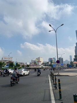 Cho thuê nhà 1 trệt 4 lầu đường Lý Tự Trọng, P.Bến Thành, quận 1