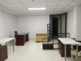 Tòa building trống phòng 35m2 - Full bàn ghế - Trục đường lớn Xô Viết Nghệ Tĩnh