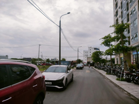 Bán lô đất đường 7.5m view chung cư DT 100m2. Kinh doanh buôn bán tốt