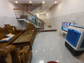 Nhà 3 tầng nội thất cao cấp gần ngã ba Huế