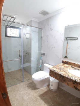 Cho thuê nhà mặt phố Minh Khai - HBT - Hà nội, DT: 75m2, 8 tầng, MT 4,3m, DTSD 600m2