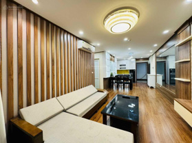 Bán căn góc 3N 2VS hướng ĐN nội thất long lanh, trung tâm du lịch view biển, giá rẻ 2.520 tỷ