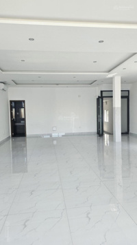 Nhà 4 tầng mới đẹp có thang máy giá quá rẻ