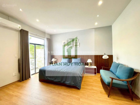 Cho thuê biệt thự Phúc Lộc Viên có hồ bơi full nội thất hiện đại - Toàn Huy Hoàng